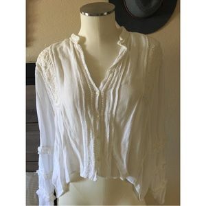 H&M ✨Boho top! Beautiful stitching work✨